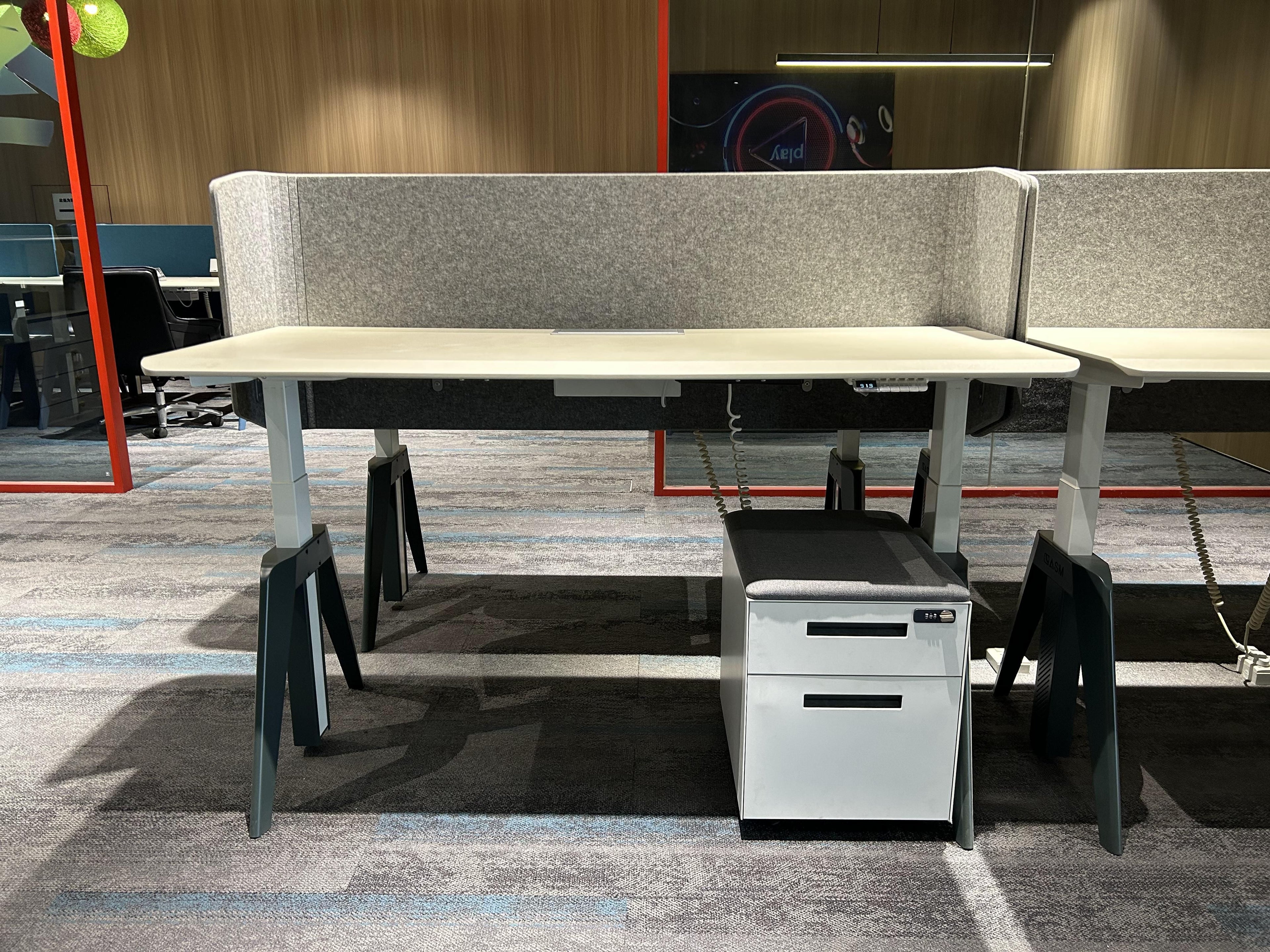 Kasman Staff Desk